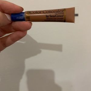 Color Concealer in Deep